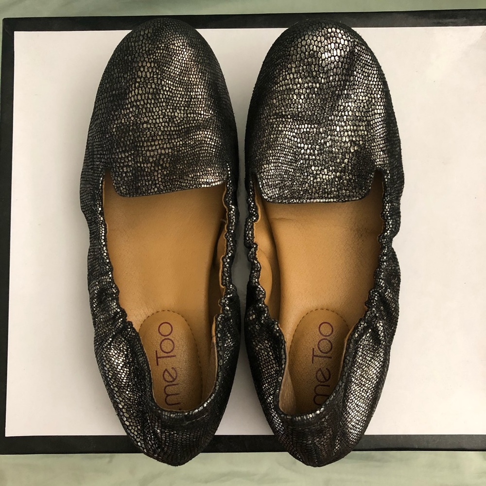 Black and gold flats